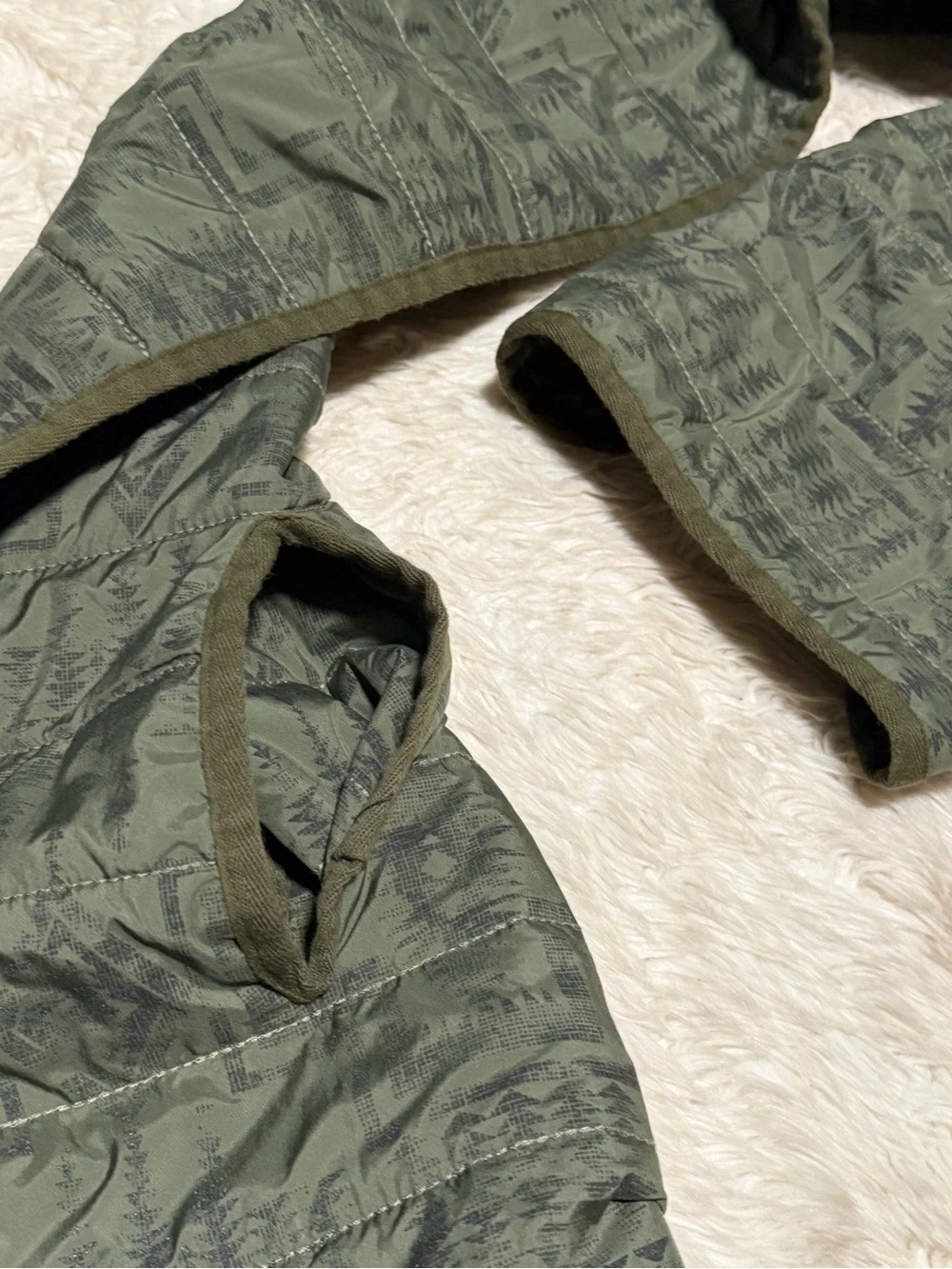 Pendleton Quilted Insulated Muffler Scarf Olive Green Geometric Neck Warmer